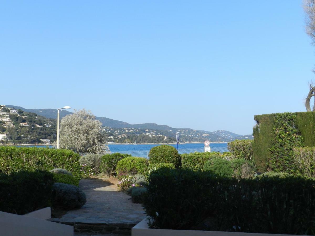 Appartement les Pieds dans l'eau ! Le Lavandou Extérieur photo